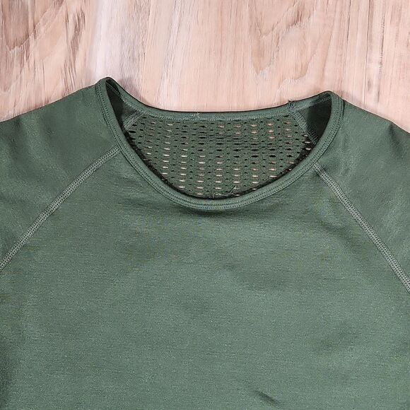 🔺️Fabletics Olive Green "Dylana" Long Sleeve Athletic Top Medium - Picture 4 of 10